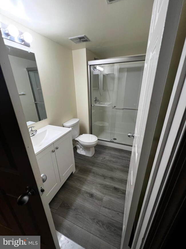 2903 Fallstaff Rd unit 408, Baltimore, MD 21209 - photo 3