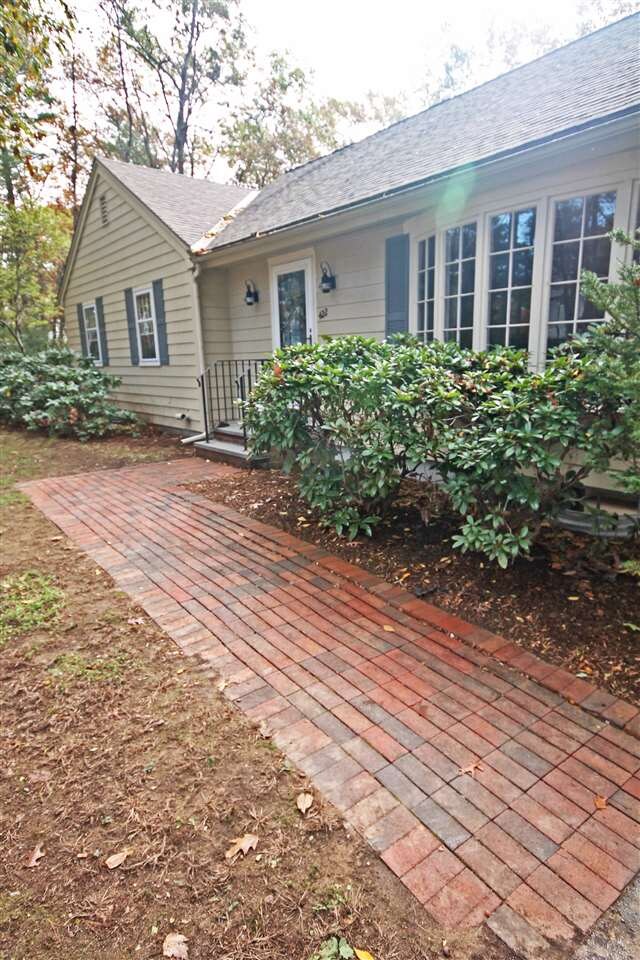 422 Pendleton Ln, Londonderry, NH 03053 - photo 4