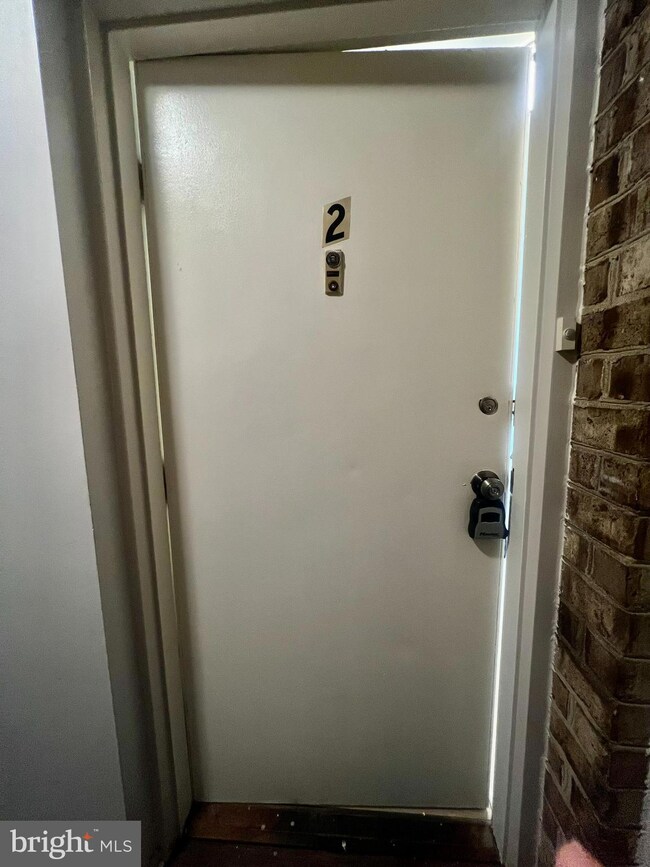 421 E Dartmouth Dr unit 2, Sterling, VA 20164 - photo 2