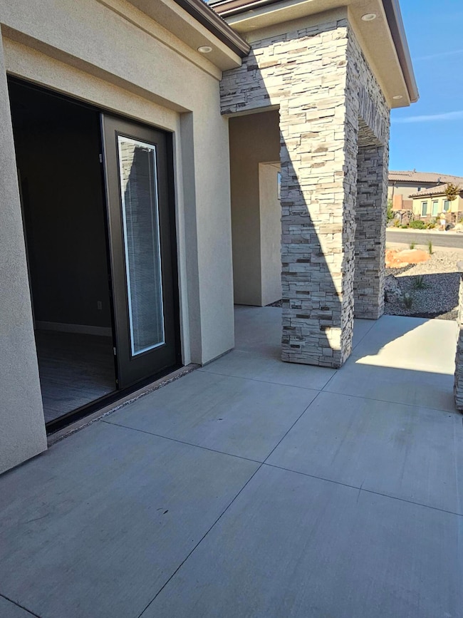 GRS - 256 - Front Patio off Office