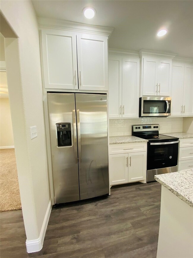 821 W Nelson St, Denison, TX 75020 - photo 4