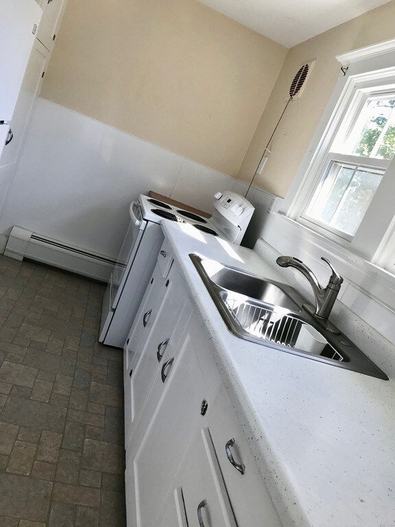 93 Old Westport Rd, North Dartmouth, MA 02747 - photo 7