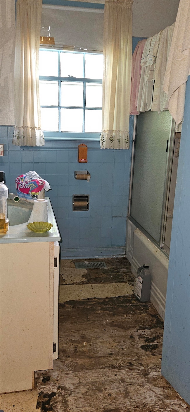 3508 E 15th Ave, Sheffield, AL 35660 - photo 2