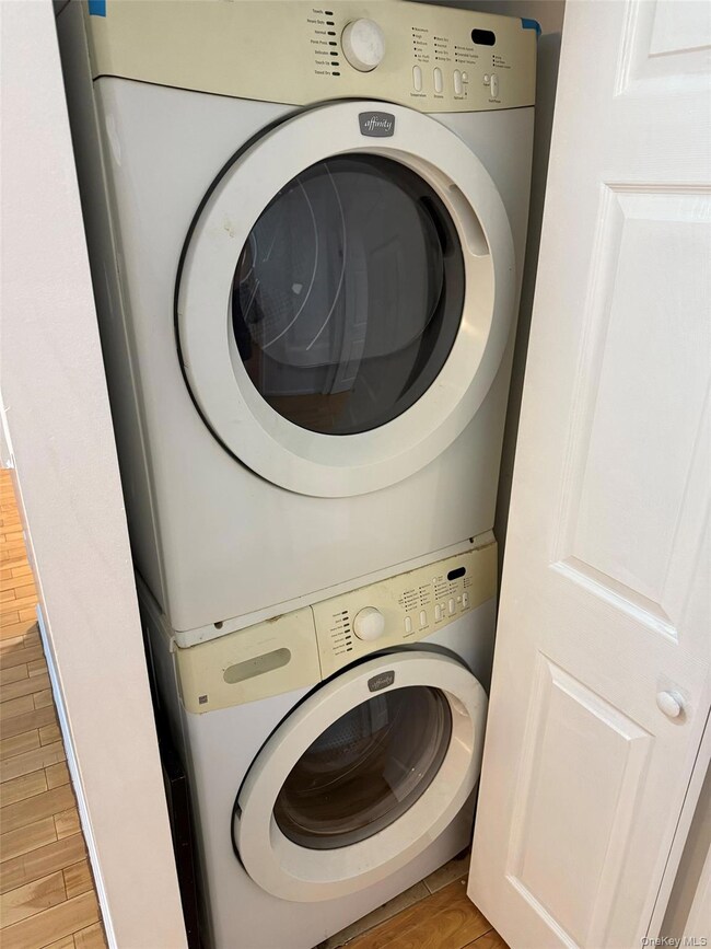 42-11 Parsons Blvd unit 4B, Flushing, NY 11355 - photo 6