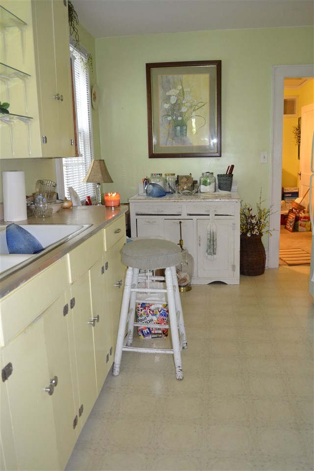 16 Bishop St, Inman, SC 29349 - photo 3