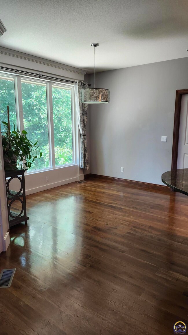 5321 SW Timber Ridge Ln, Topeka, KS 66610 - photo 7