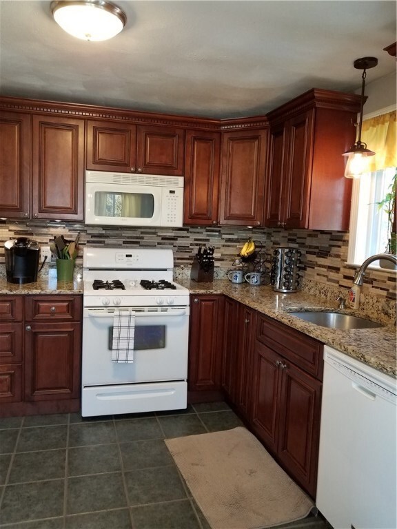 11 Longbow Dr, West Warwick, RI 02893 - photo 7