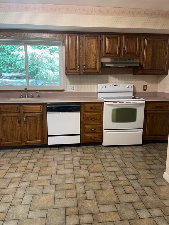 2 Dixon Ave, Worcester, MA 01605 - photo 7