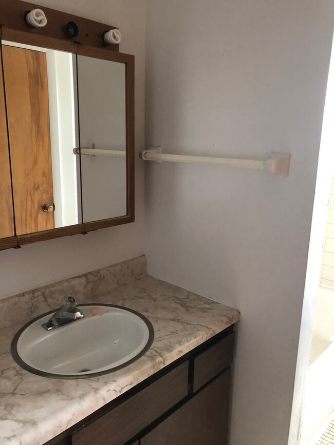 108 Drew Ln unit 8, Waukegan, IL 60085 - photo 6