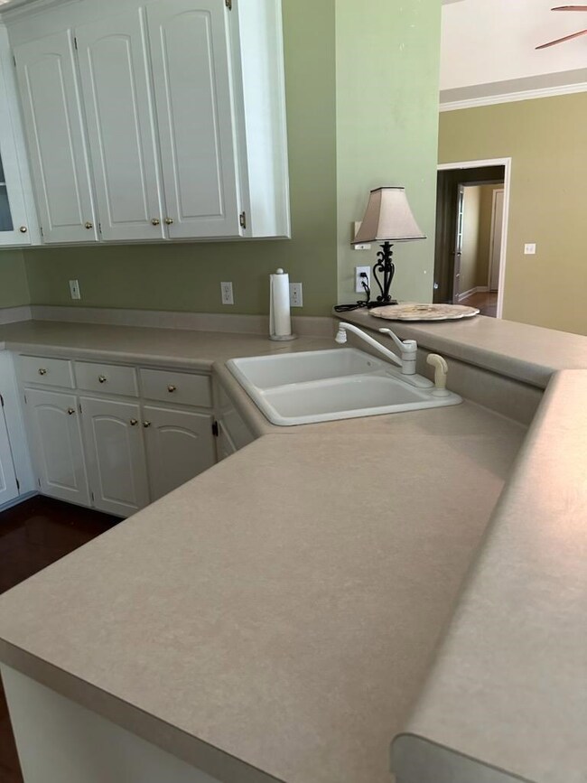 425 Orchard Cir, Dothan, AL 36305 - photo 4