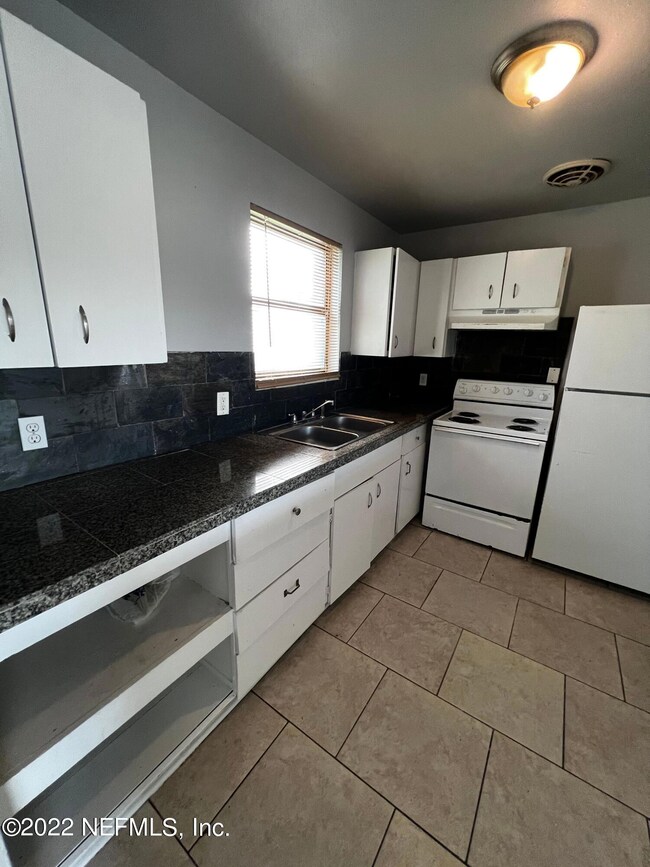 6710 Watoma St, Jacksonville, FL 32210 - photo 3