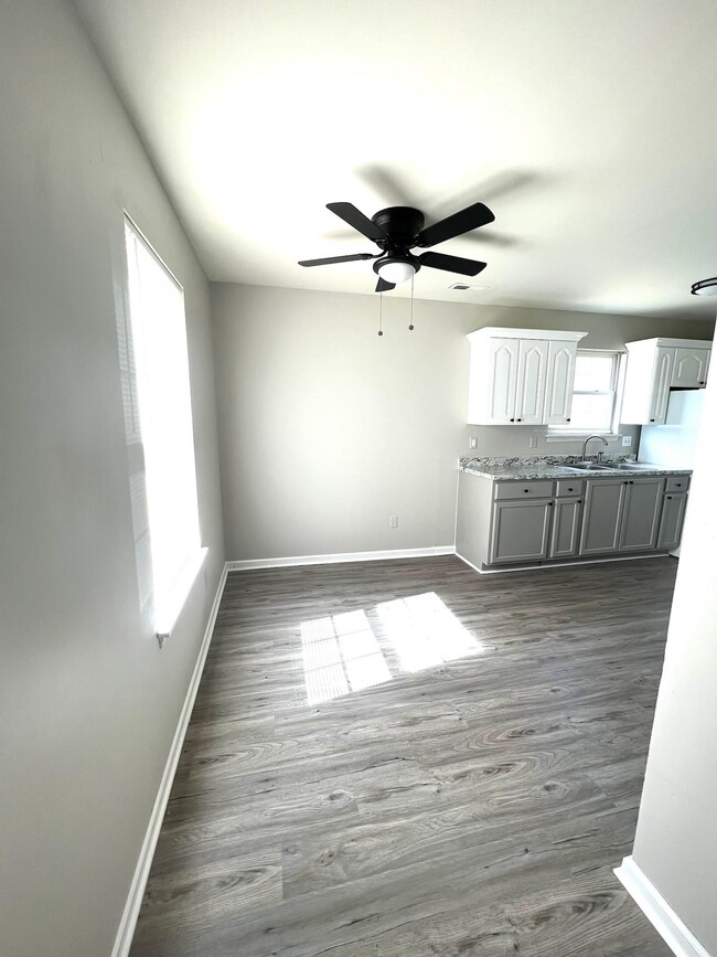 612 Transit Ave, Columbia, TN 38401 - photo 3