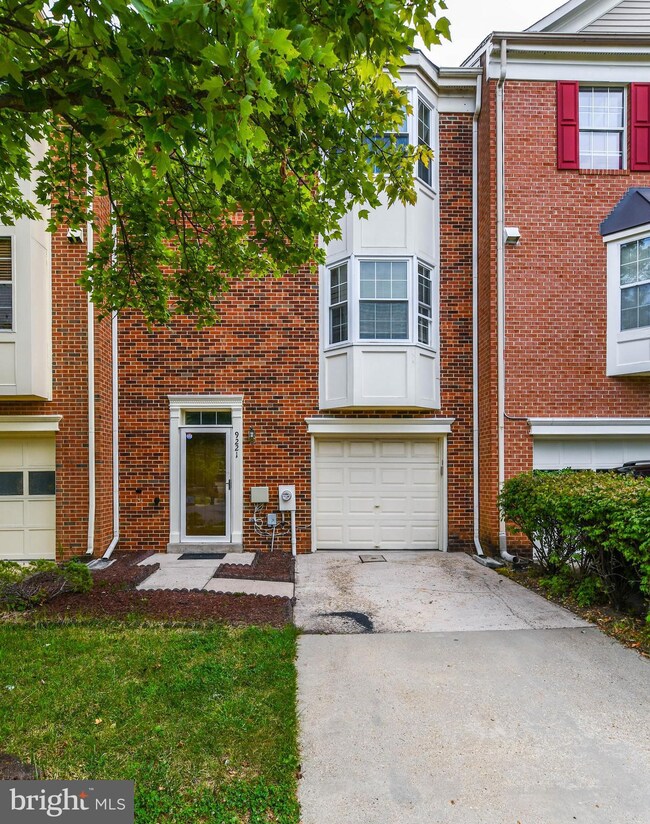 9221 Vanfleet Ct, Laurel, MD 20708 - photo 2