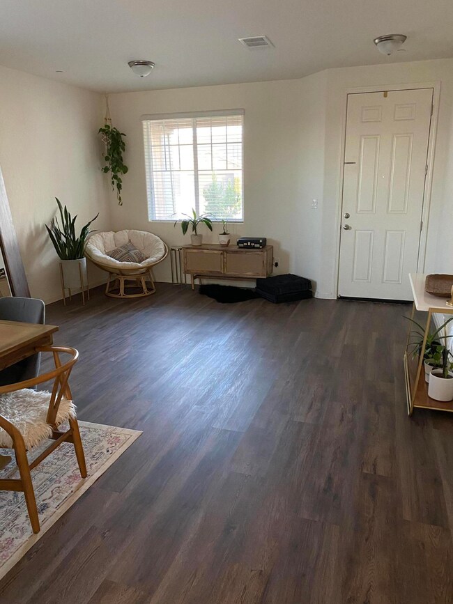 AC3E8B21-447E-49DB-B96F-02C51158B8FC