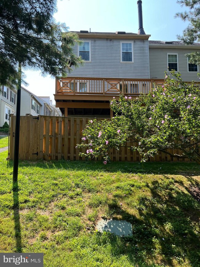 18740 White Sands Dr, Germantown, MD 20874 - photo 3