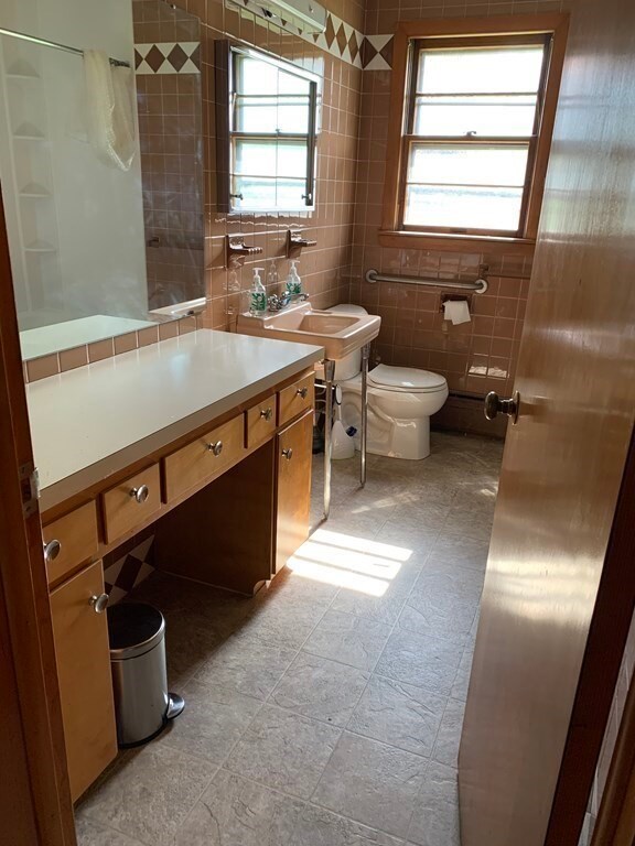 13 Louise Ave unit 1, Chicopee, MA 01013 - photo 6