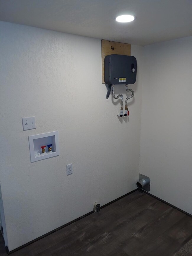 2410 Applegate Ave, Klamath Falls, OR 97601 - photo 5