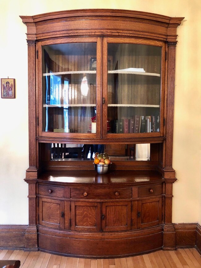 BUILT-IN CHINA HUTCH