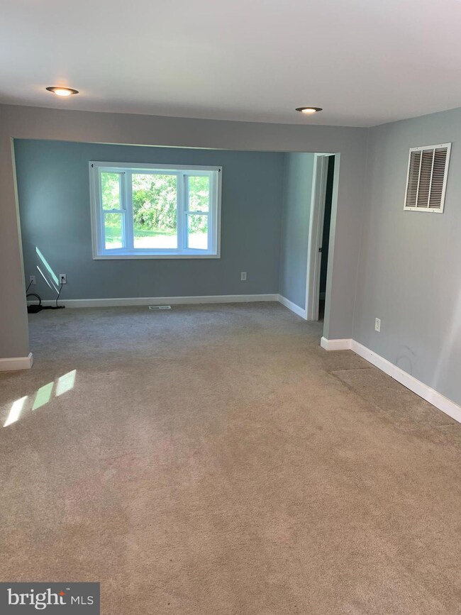 450 Raven Rd, Stafford, VA 22554 - photo 2