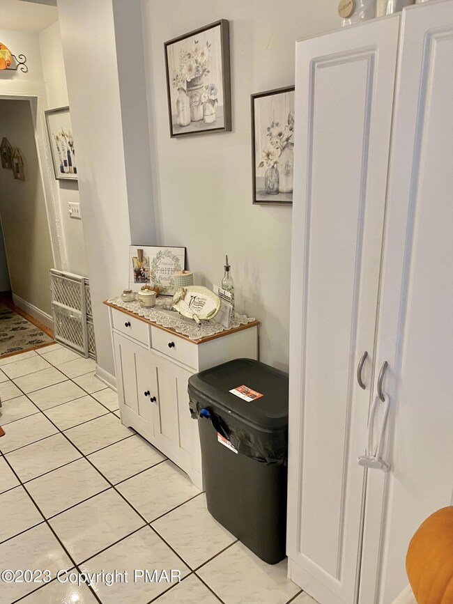 916 W Elm St, Scranton, PA 18504 - photo 7