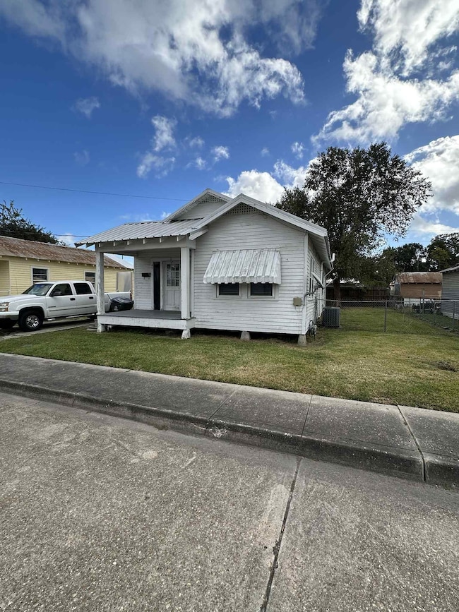 431 Columbus St, Houma, LA 70360 - photo 2