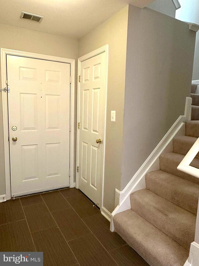 135 Timberbrook Ln unit 304, Gaithersburg, MD 20878 - photo 2