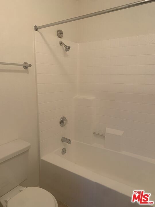 Entourage unit 219, Burbank, CA 91505 - photo 7