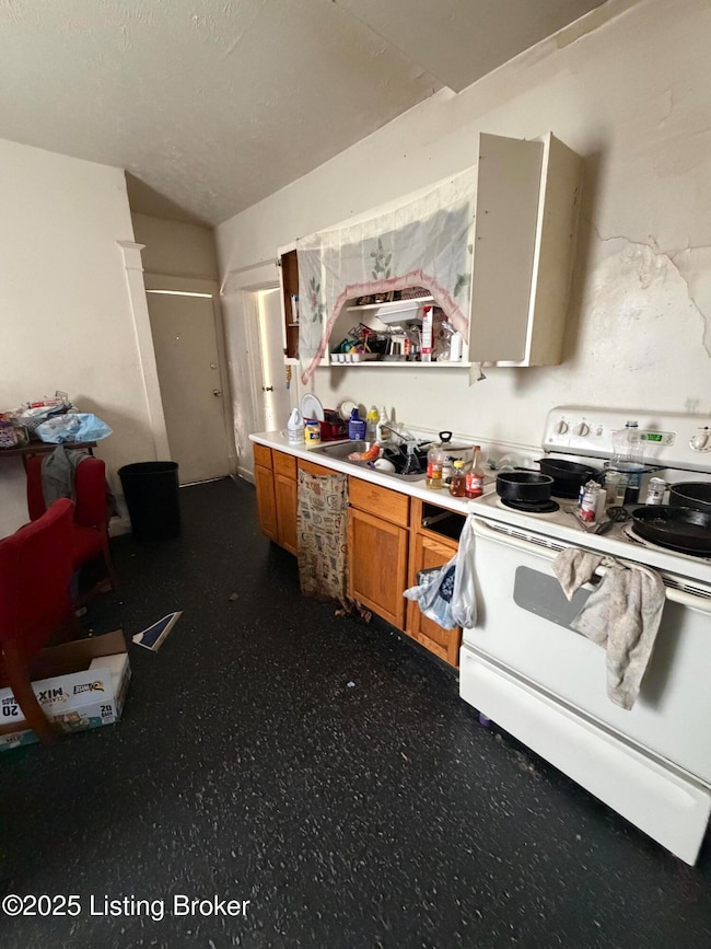 121 Boston Ct, Louisville, KY 40212 - photo 4