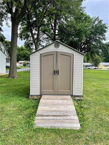 Shed is included (or can be removed if preferred)
