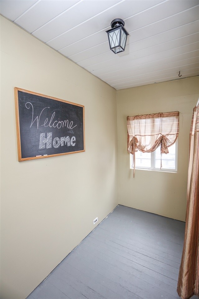 667 Calef Rd, Manchester, NH 03103 - photo 4