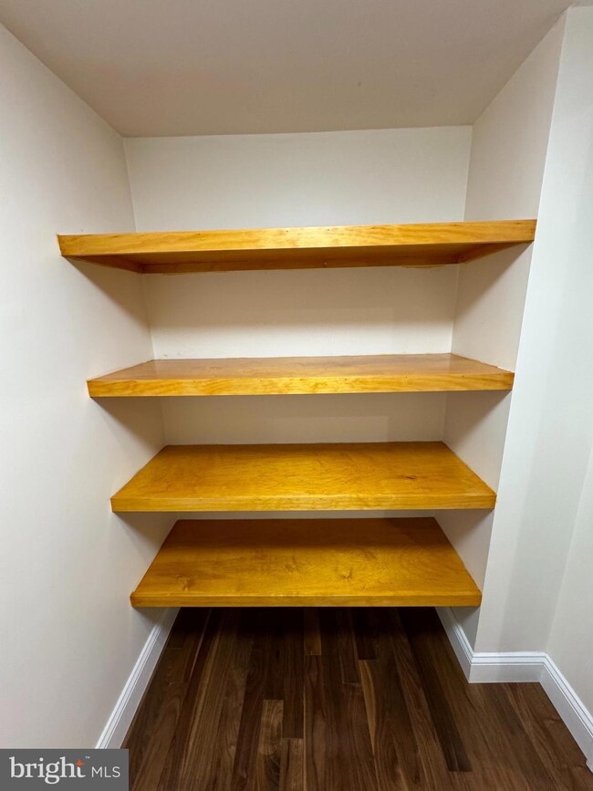 933 N Calvert St unit A, Baltimore, MD 21202 - photo 6