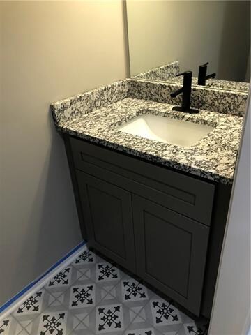 1712 Jo Ann Dr, Raymore, MO 64083 - photo 7