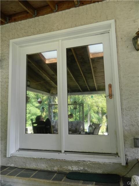 5870 Chestnut St, Zionsville, PA 18092 - photo 7