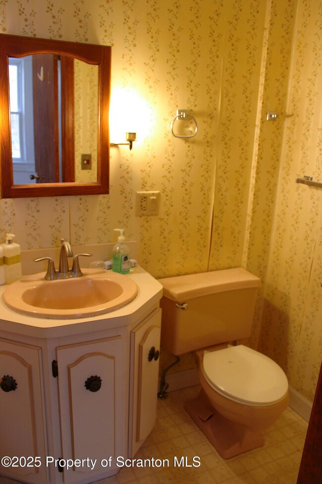 1329-1331 Oram St unit 2, Scranton, PA 18504 - photo 5