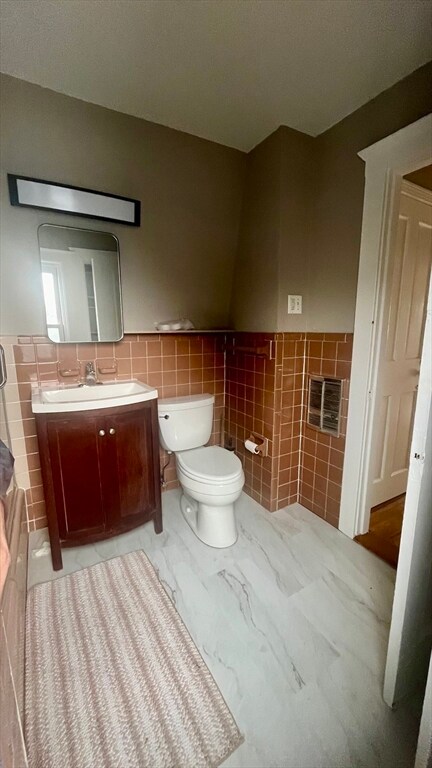 312 Humphrey St unit 3, Swampscott, MA 01907 - photo 5