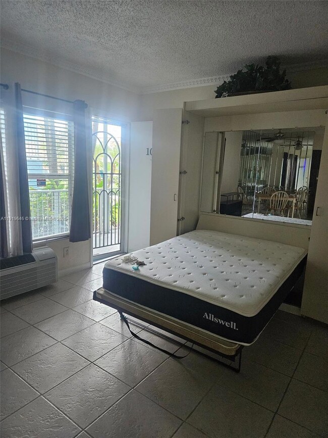 315 Van Buren St unit 107B, Hollywood, FL 33019 - photo 4