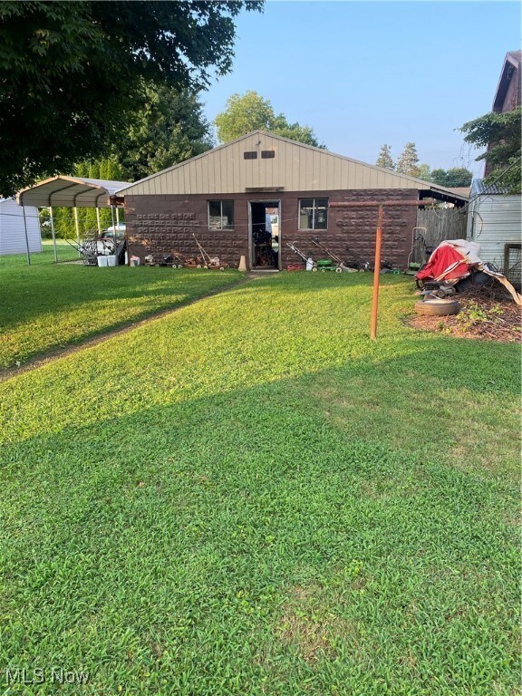 503 Poplar Ave, Williamstown, WV 26187 - photo 3