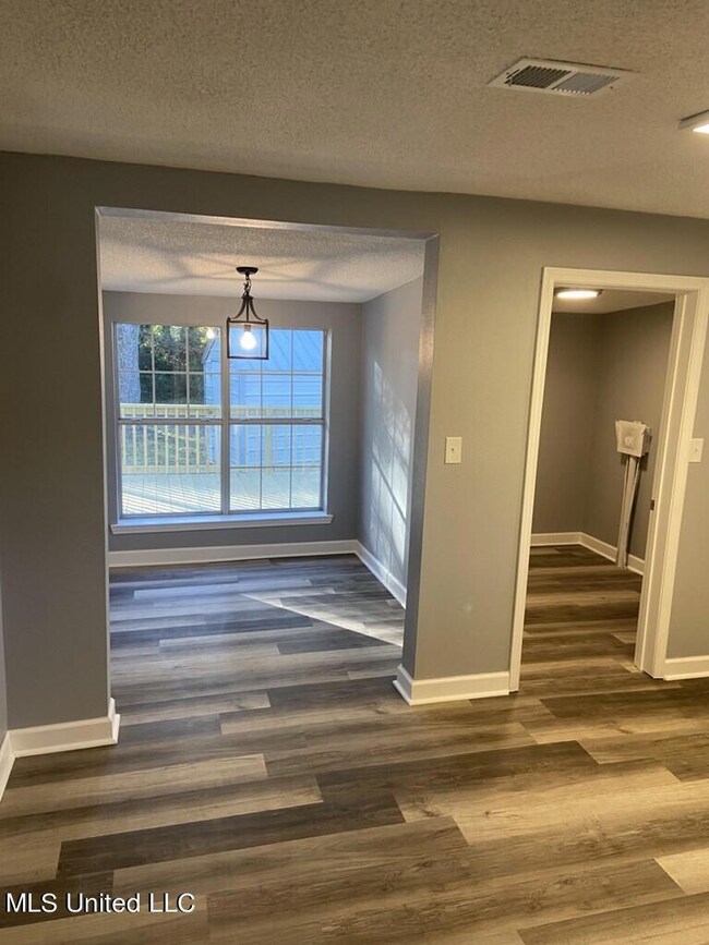 212 S Steele Ave, Picayune, MS 39466 - photo 6