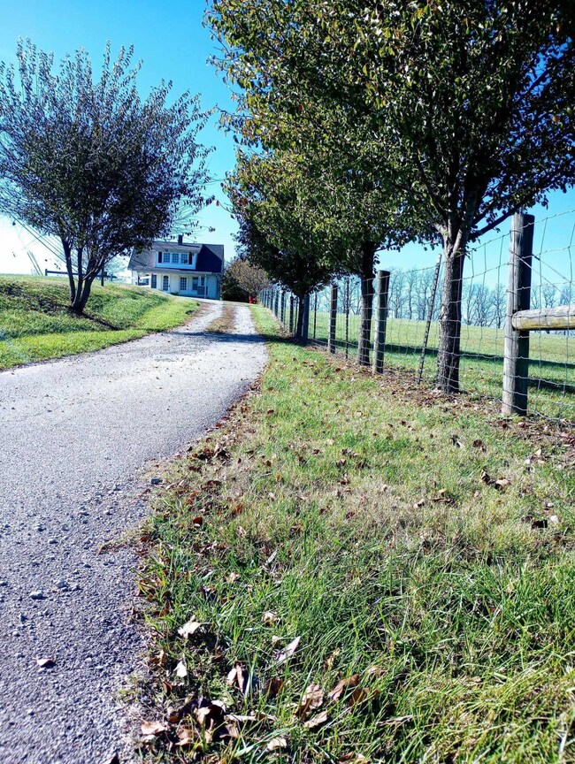 2020 Leestown Rd, Frankfort, KY 40601 - photo 4