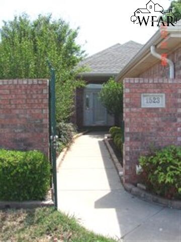 1523 Malcolm Ln, Wichita Falls, TX 76302 - photo 2