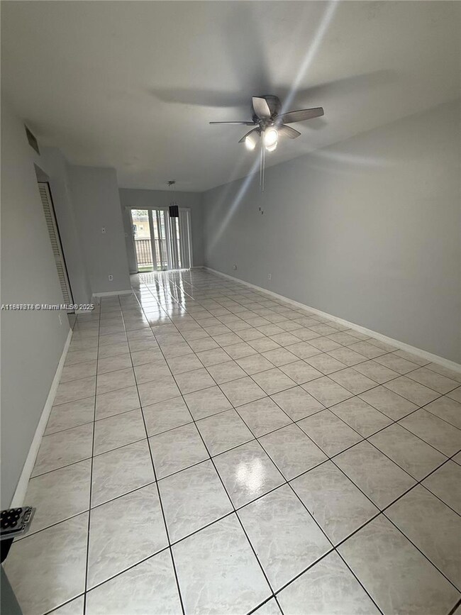 Dadeland Park Condo unit 314, Miami, FL 33143 - photo 2