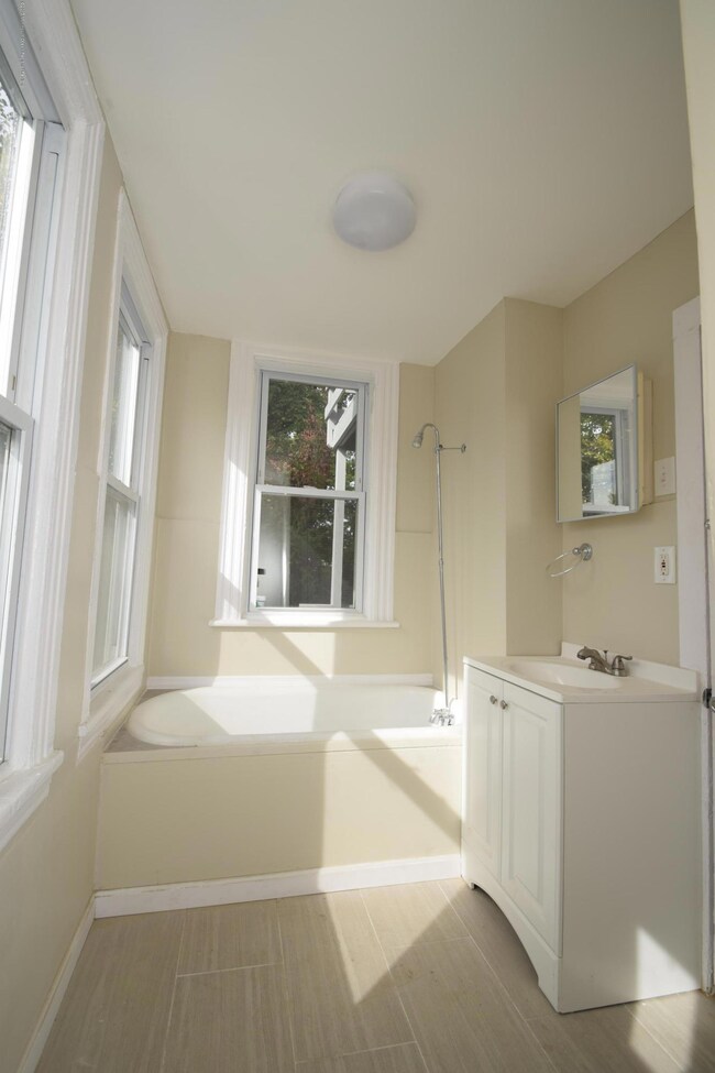 Lower Unit Full Bathroom
