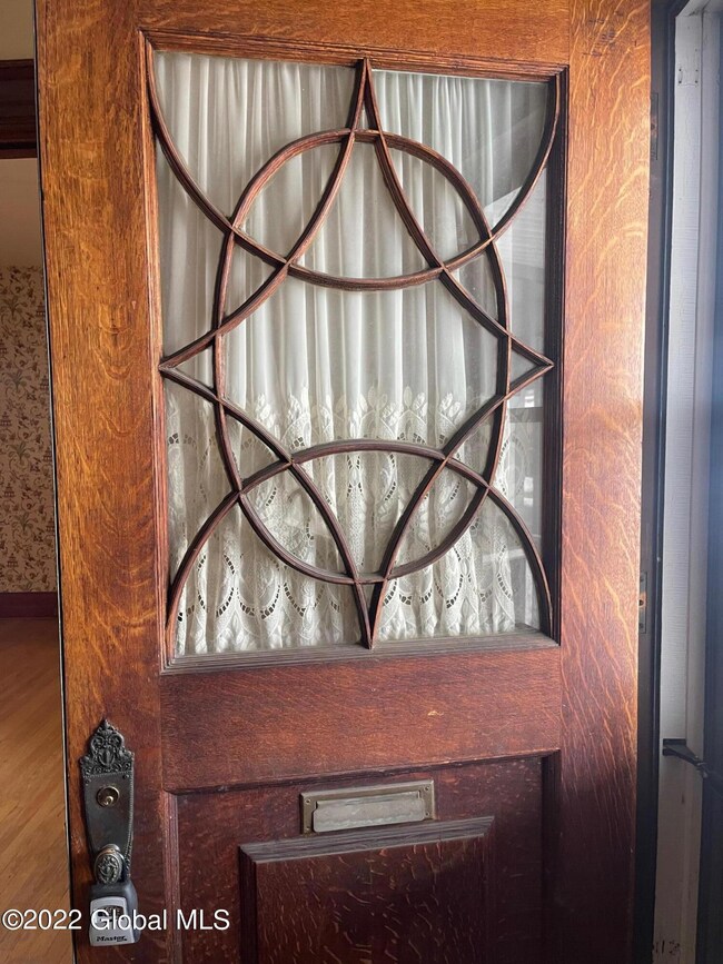 22 S Lake Ave, Troy, NY 12180 - photo 4