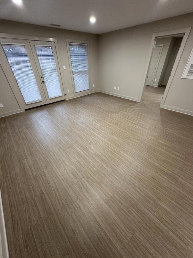 3533 Ivy Commons Dr unit 102, Raleigh, NC 27606 - photo 2