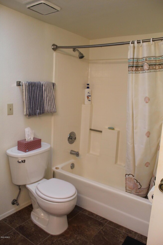 Tub in 2nd bath