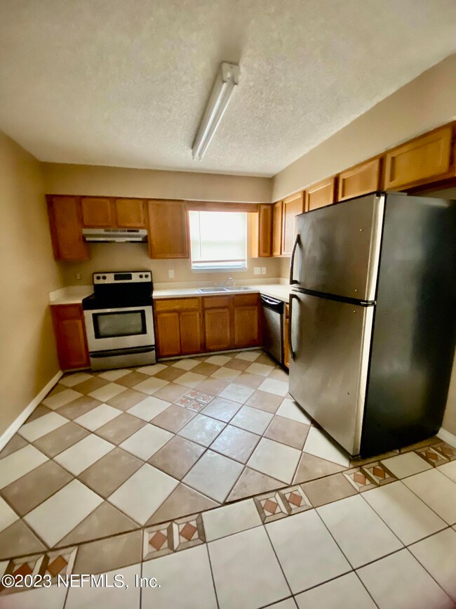 5058 Somerton Ct, Jacksonville, FL 32210 - photo 5