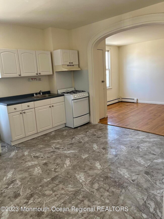 123 1st St unit 2, Keyport, NJ 07735 - photo 3