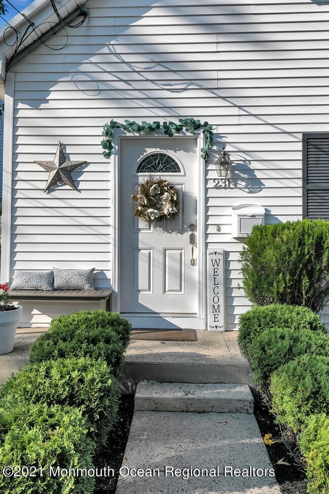 231 Walling Place, North Middletown, NJ 07748 - photo 2