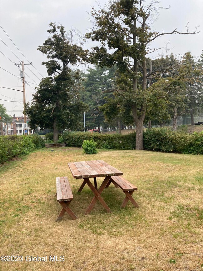 404 Manning Blvd, Albany, NY 12206 - photo 5