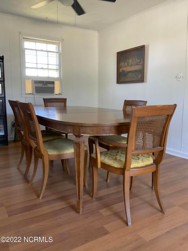 3DCEDB23-A7ED-4A8A-8A4A-020AEAAE7E53